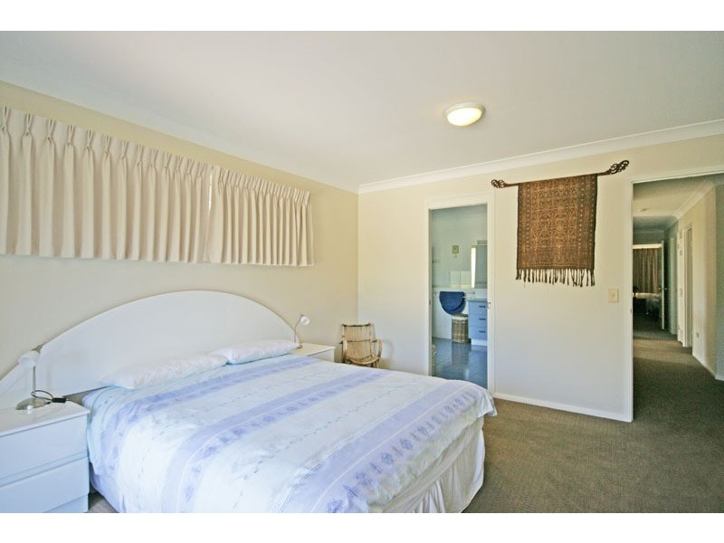 10 Surfside Crescent, Pottsville NSW 2489