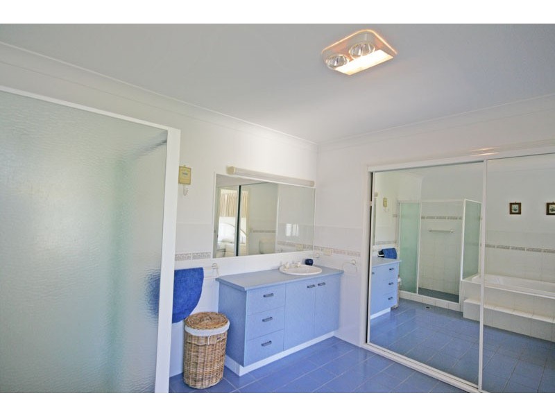 10 Surfside Crescent, Pottsville NSW 2489