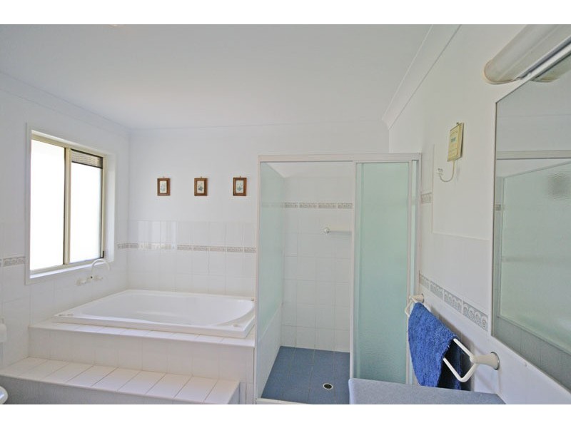 10 Surfside Crescent, Pottsville NSW 2489