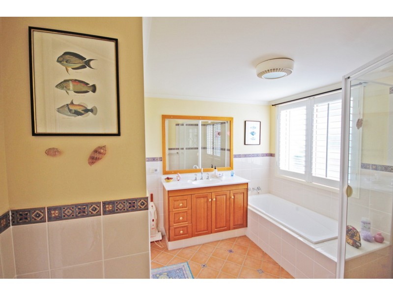 4 Bottlebrush Drive, Pottsville NSW 2489