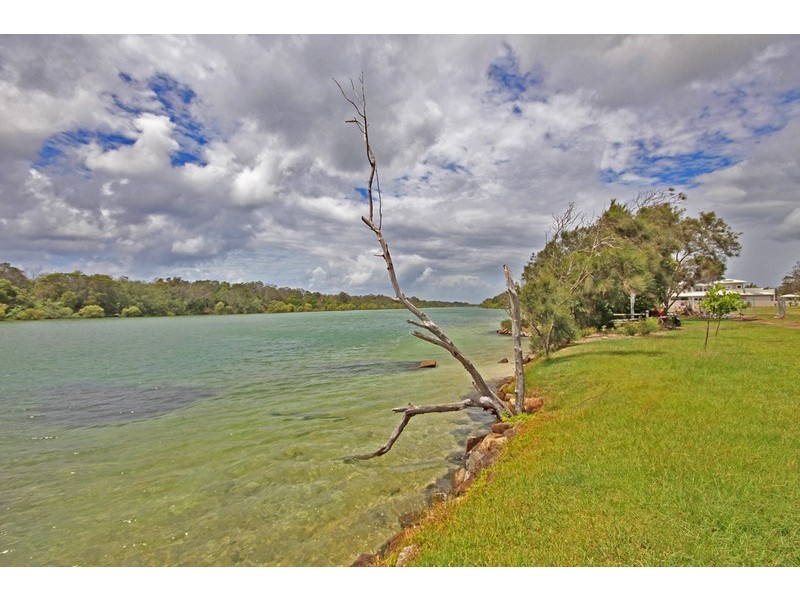 4 Royal Drive, Pottsville NSW 2489