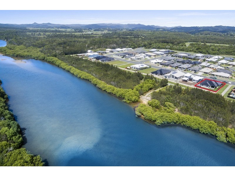 183 Overall Drive, Pottsville NSW 2489