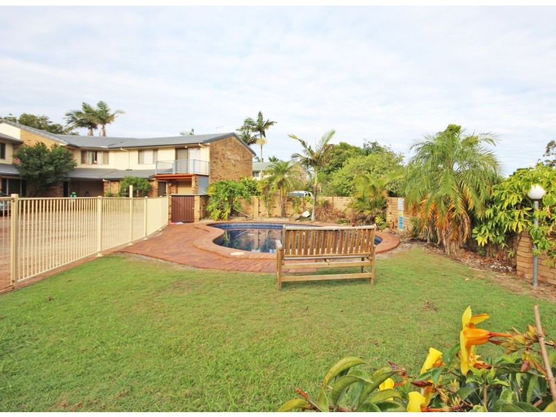 2/1 Mountbatten Court, Pottsville NSW 2489