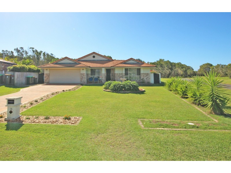 16  Border Crescent, Pottsville NSW 2489