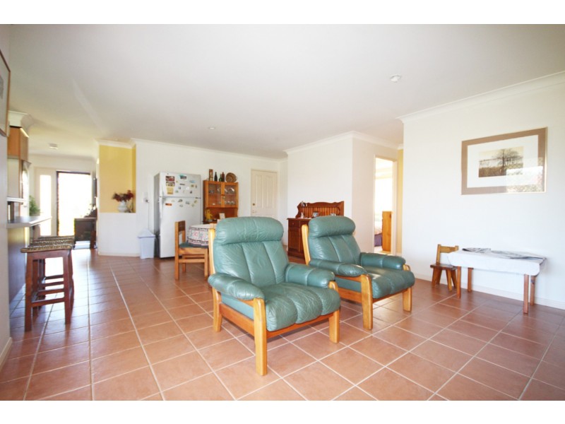 16  Border Crescent, Pottsville NSW 2489