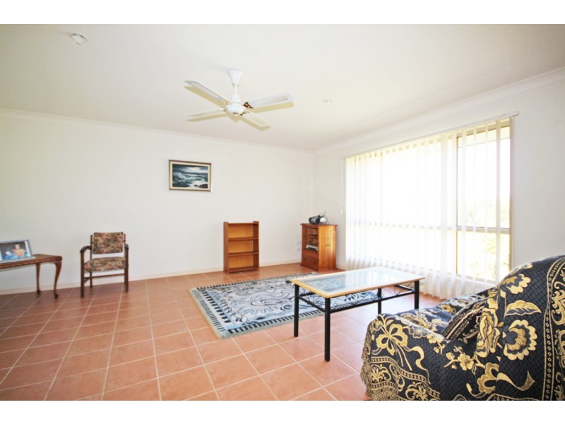 16  Border Crescent, Pottsville NSW 2489