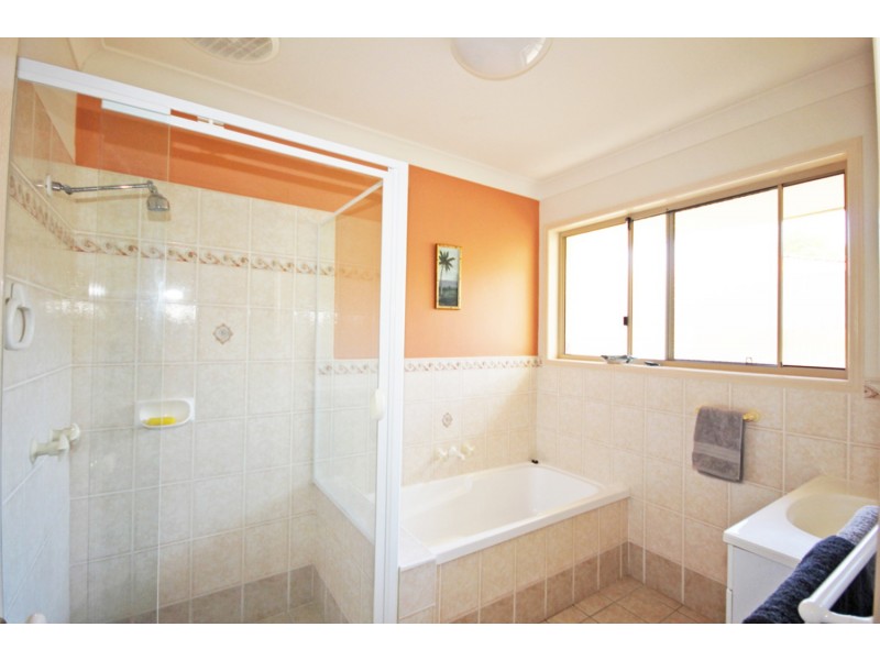 16  Border Crescent, Pottsville NSW 2489