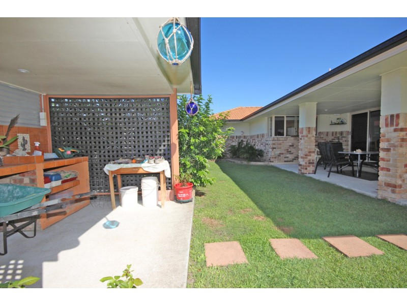 16  Border Crescent, Pottsville NSW 2489