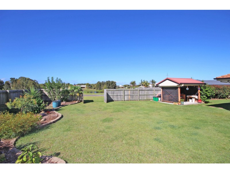 16  Border Crescent, Pottsville NSW 2489