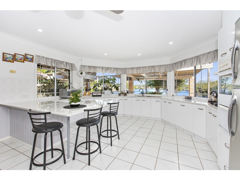 41 Andrew Avenue, Pottsville NSW 2489