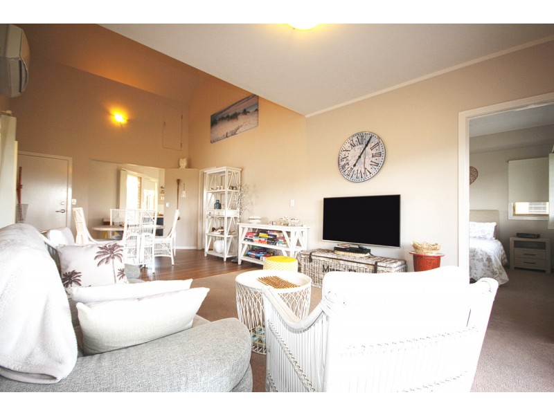 21/2 Creek Street, Hastings Point NSW 2489