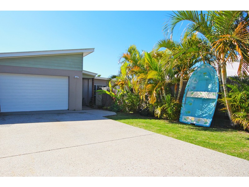 8 Ponsford Place, Pottsville NSW 2489