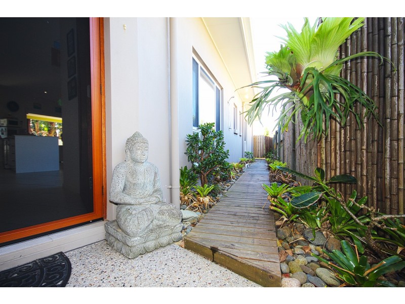 8 Ponsford Place, Pottsville NSW 2489