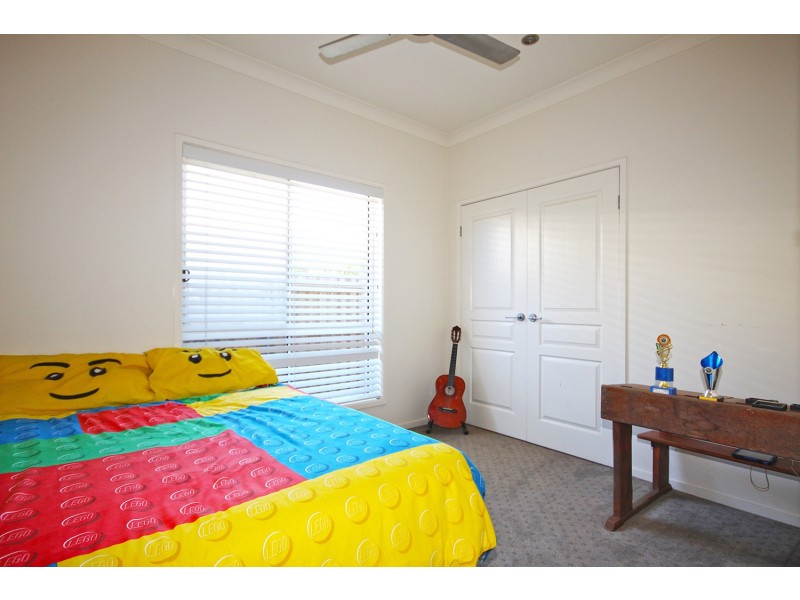 8 Ponsford Place, Pottsville NSW 2489