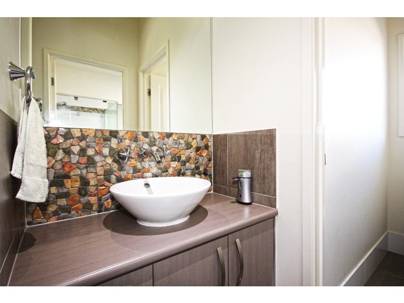 8 Ponsford Place, Pottsville NSW 2489