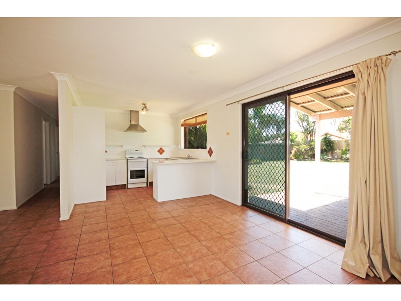 35 McKenzie Avenue, Pottsville NSW 2489