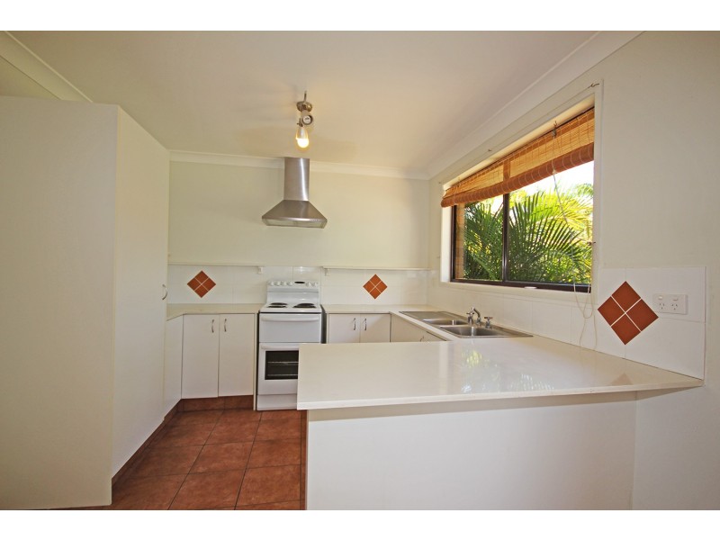 35 McKenzie Avenue, Pottsville NSW 2489