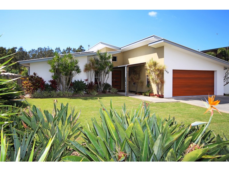 135 Overall Drive, Pottsville NSW 2489