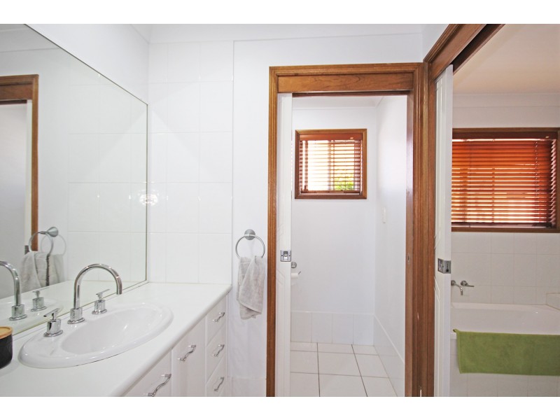 135 Overall Drive, Pottsville NSW 2489