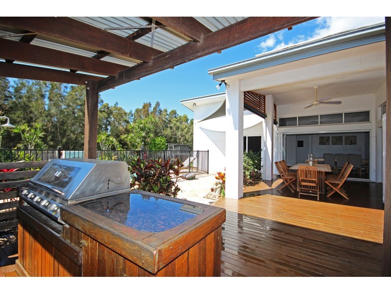 135 Overall Drive, Pottsville NSW 2489