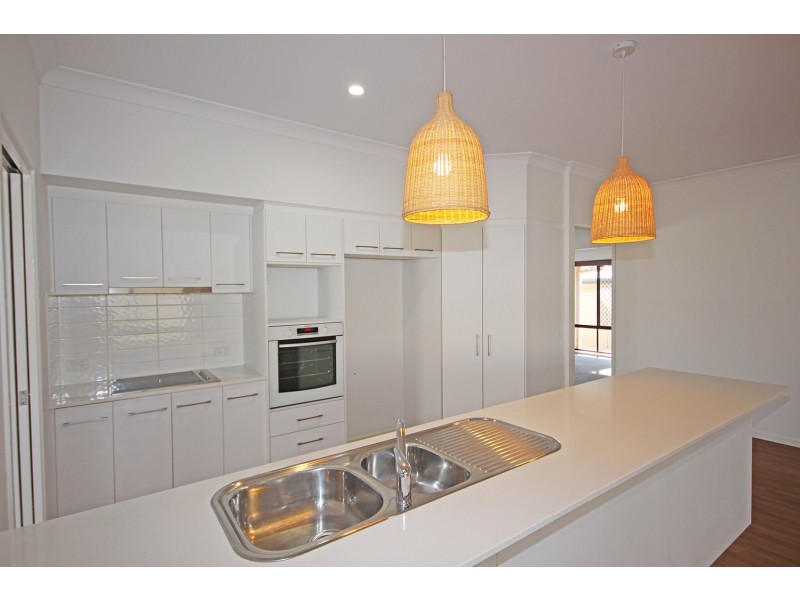 84 Mylestrom Circle, Pottsville NSW 2489