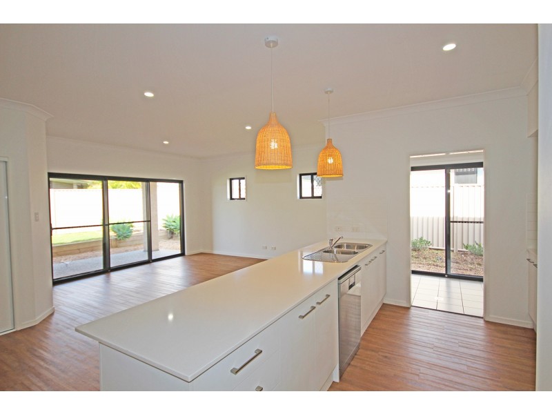 84 Mylestrom Circle, Pottsville NSW 2489