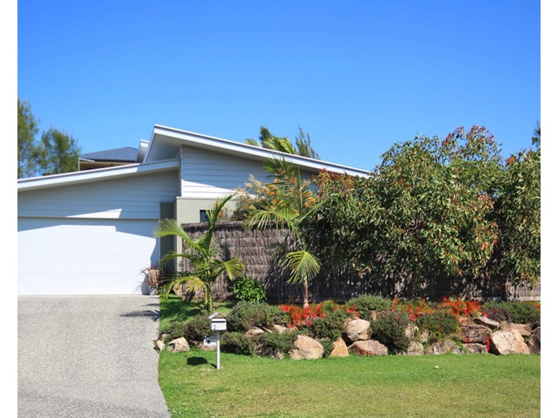 2 Mylestom Circle, Pottsville NSW 2489