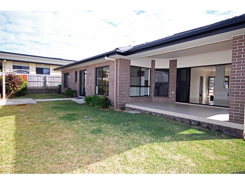 1 Woodfull Crescent, Pottsville NSW 2489