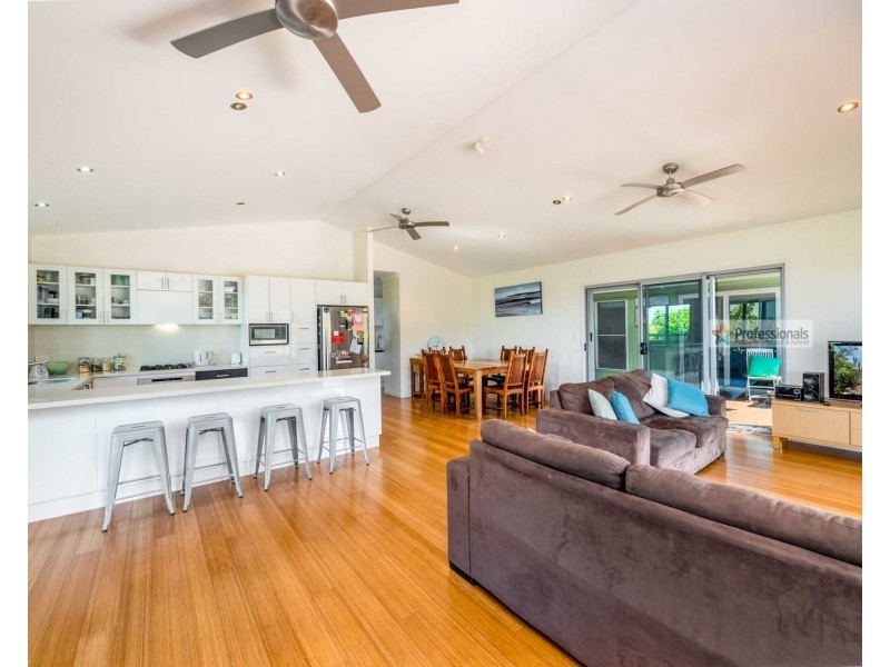 2 Melia Close, Pottsville NSW 2489