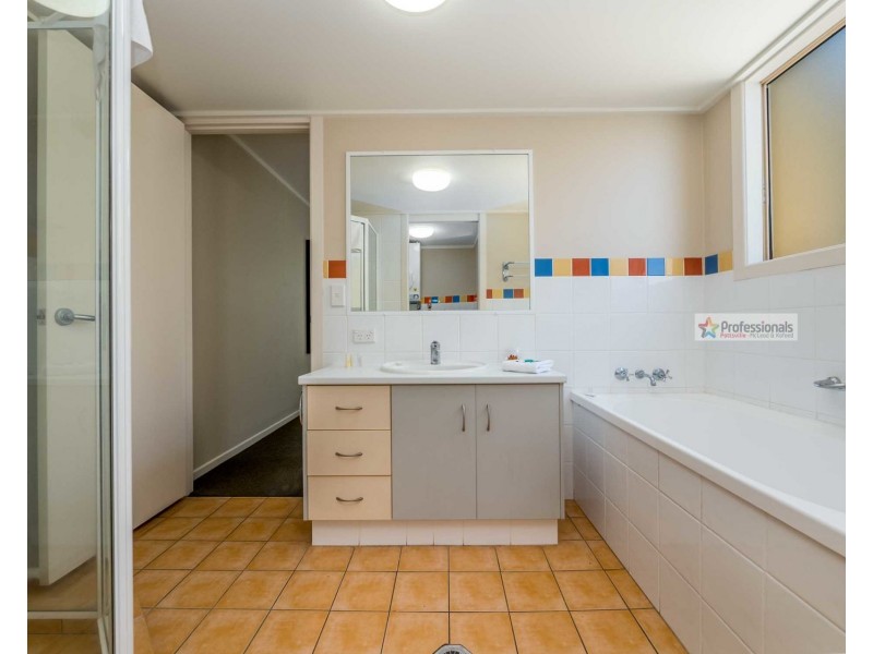 2/2 Creek Street, Hastings Point NSW 2489