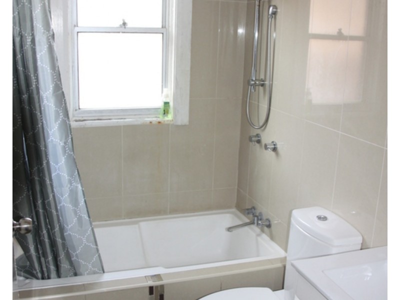 8 Blenman Avenue, Punchbowl NSW 2196