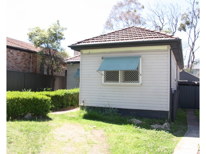 105 Cooper Road, Birrong NSW 2143