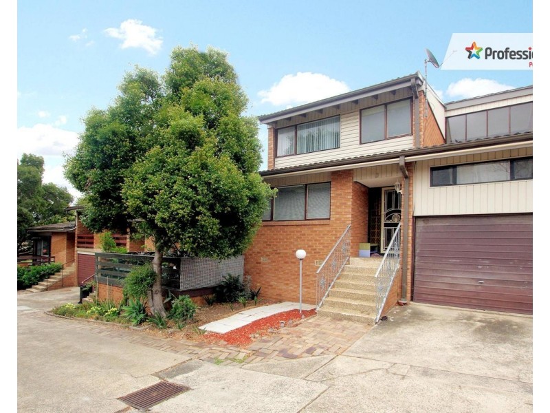 3/155 GREENACRE Road, Greenacre NSW 2190