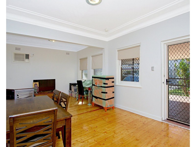 10 weyland Street, Punchbowl NSW 2196