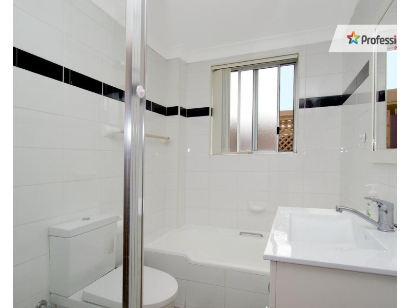 3/76 ROSSMORE Avenue, Punchbowl NSW 2196