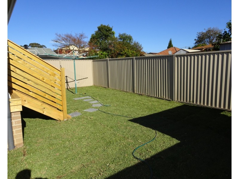 1/13 Fairview Avenue, Roselands NSW 2196