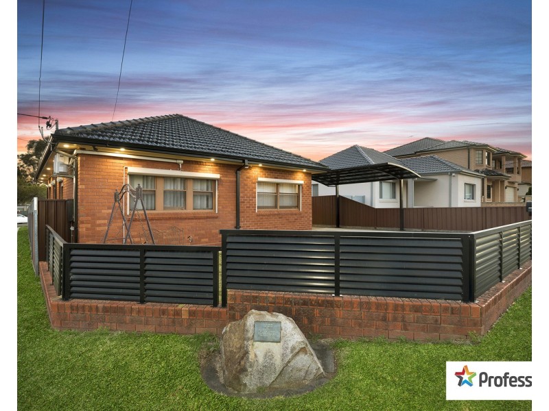 8 OLD KENT Road, Greenacre NSW 2190