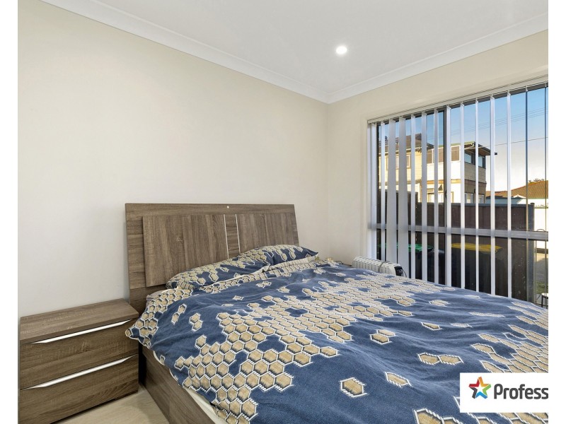 8 OLD KENT Road, Greenacre NSW 2190