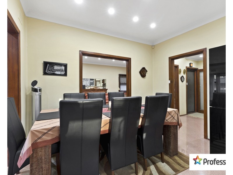 8 OLD KENT Road, Greenacre NSW 2190