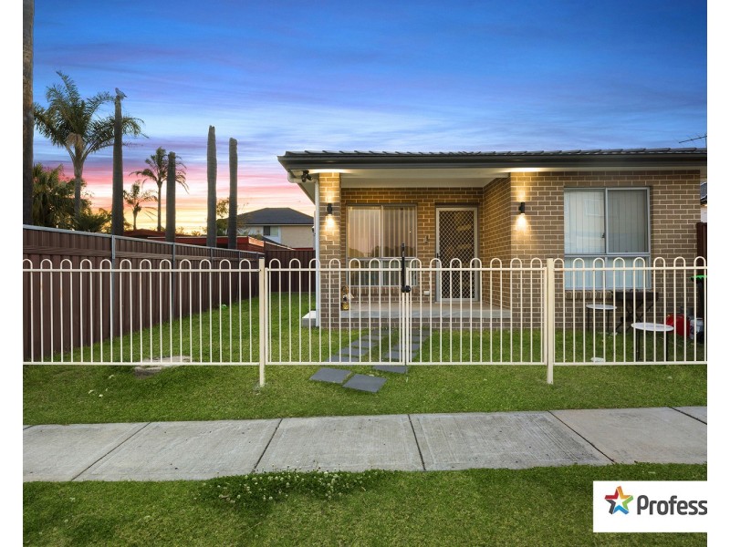 8 OLD KENT Road, Greenacre NSW 2190