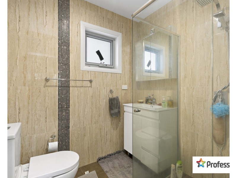 8 OLD KENT Road, Greenacre NSW 2190