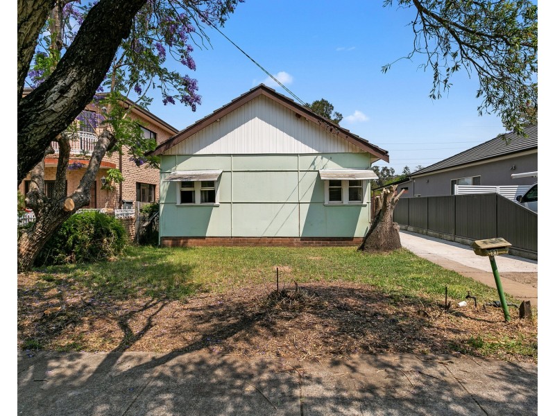 31 Gowrie Avenue, Punchbowl NSW 2196