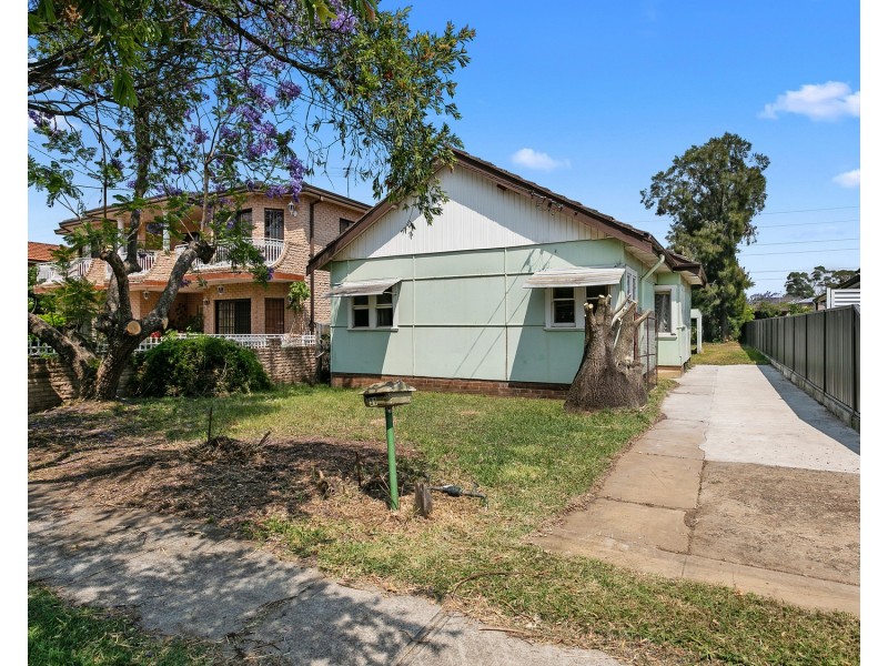 31 Gowrie Avenue, Punchbowl NSW 2196