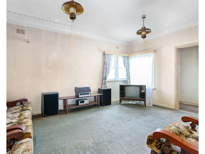 31 Gowrie Avenue, Punchbowl NSW 2196