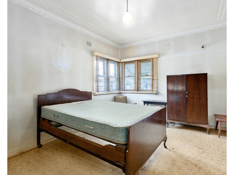 31 Gowrie Avenue, Punchbowl NSW 2196