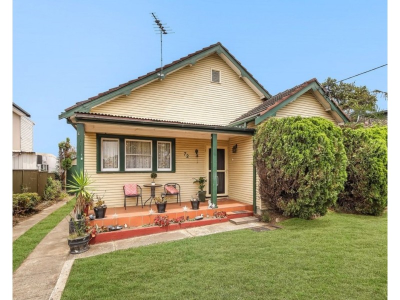 72 OLD KENT Road, Mount Lewis NSW 2190