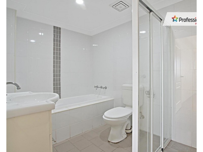 18/2 AMY Road, Regents Park NSW 2143