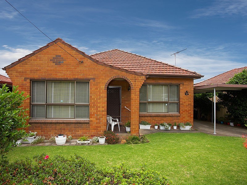 38 Warren Parade, Punchbowl NSW 2196