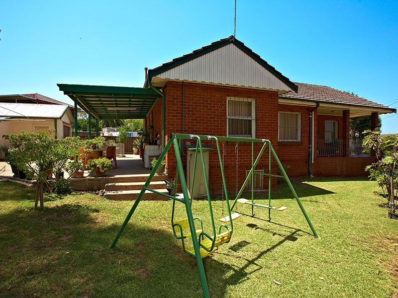 8 Boxley Crescent, Bankstown NSW 2200