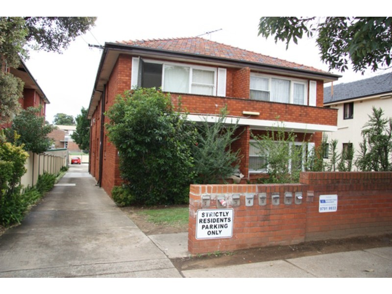 1/12 Renown Avenue, Wiley Park NSW 2195